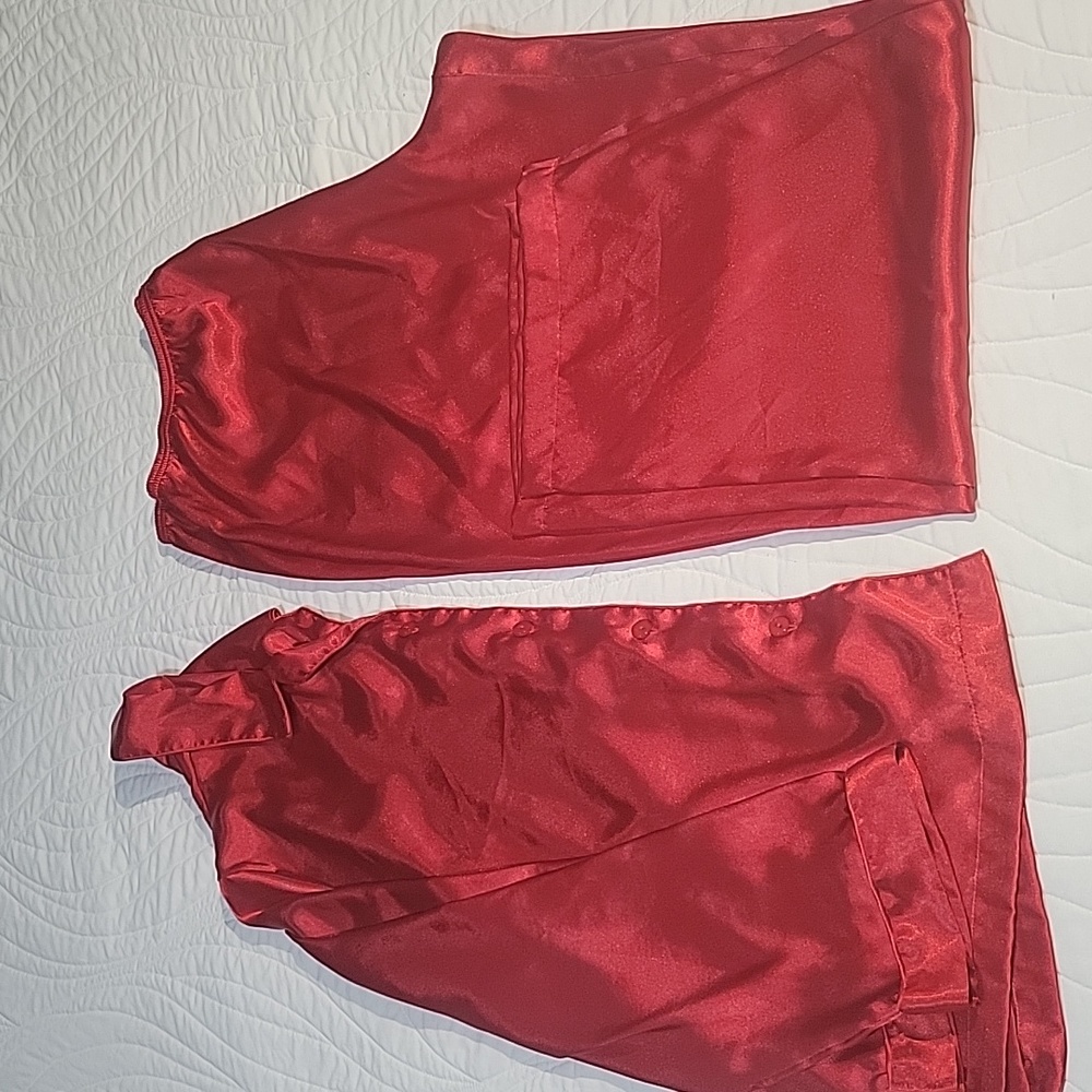 Morgan Tylor Women's Red Pajama Set Large - Picture 3 of 16